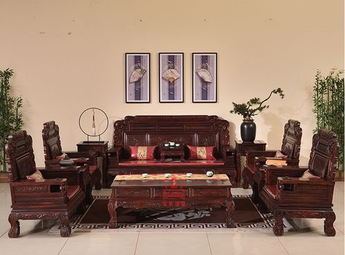 桂龙红木亮相武汉国际会议中心,当选全联艺术红木家具专业委员会常务委员单位